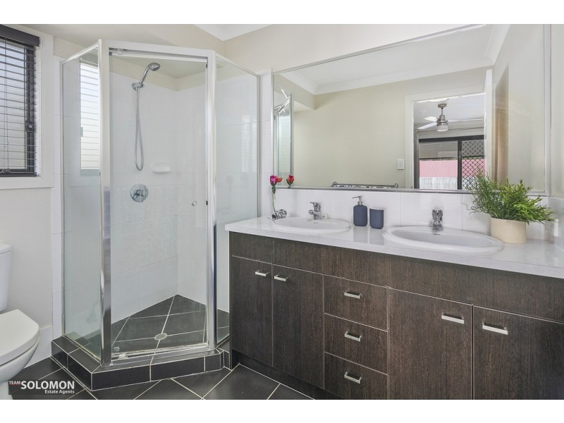 2 Foote Street, Redland Bay QLD 4165