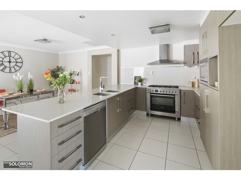 2 Foote Street, Redland Bay QLD 4165