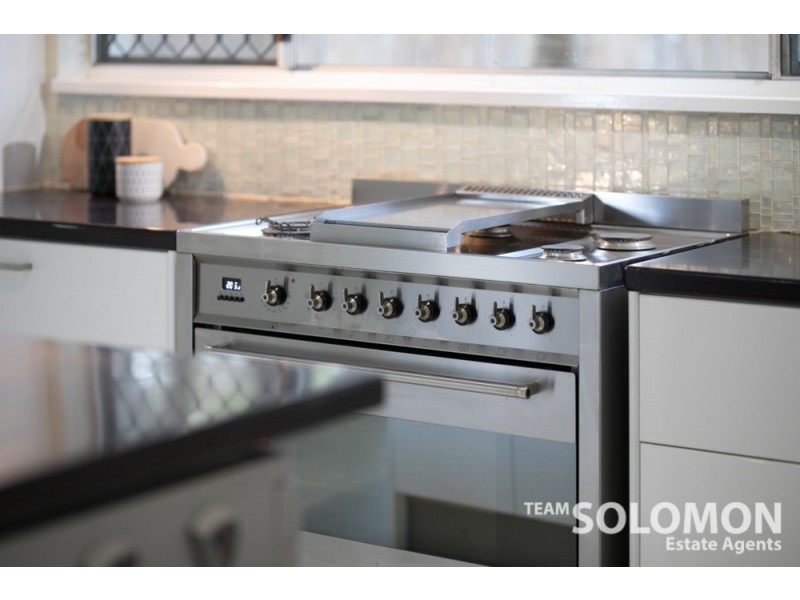 46 Russell Street, Cleveland QLD 4163