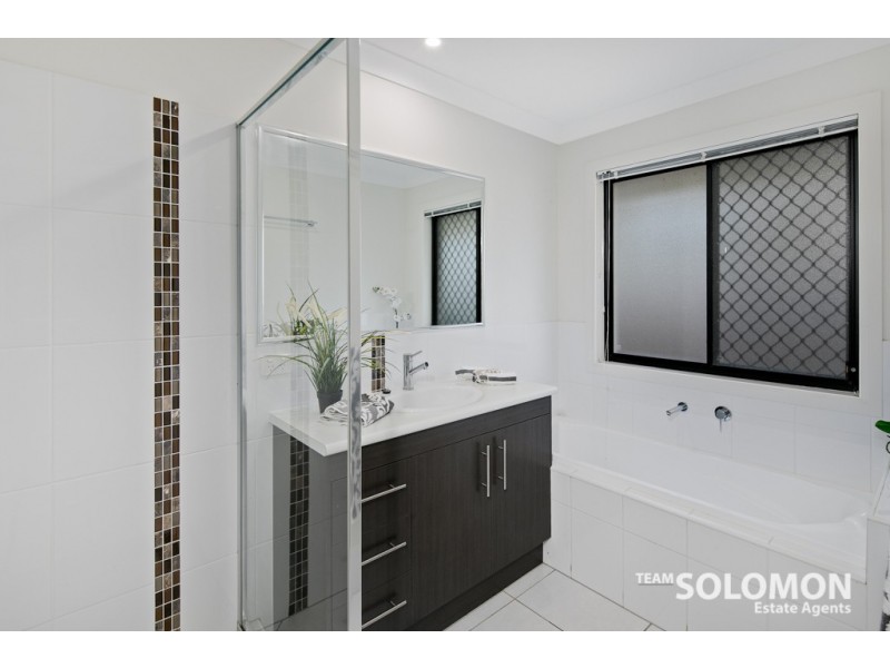 59 Barron Road, Birkdale QLD 4159