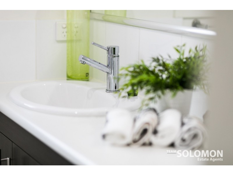 59 Barron Road, Birkdale QLD 4159