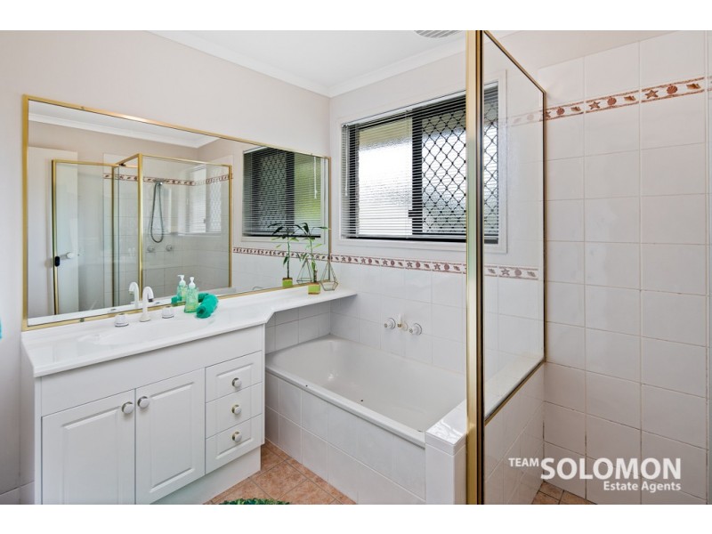66 Bailey Road, Birkdale QLD 4159