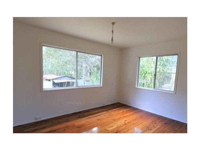 24 Victoria Parade, Coochiemudlo Island QLD 4184