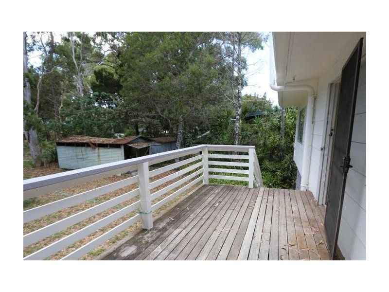 24 Victoria Parade, Coochiemudlo Island QLD 4184