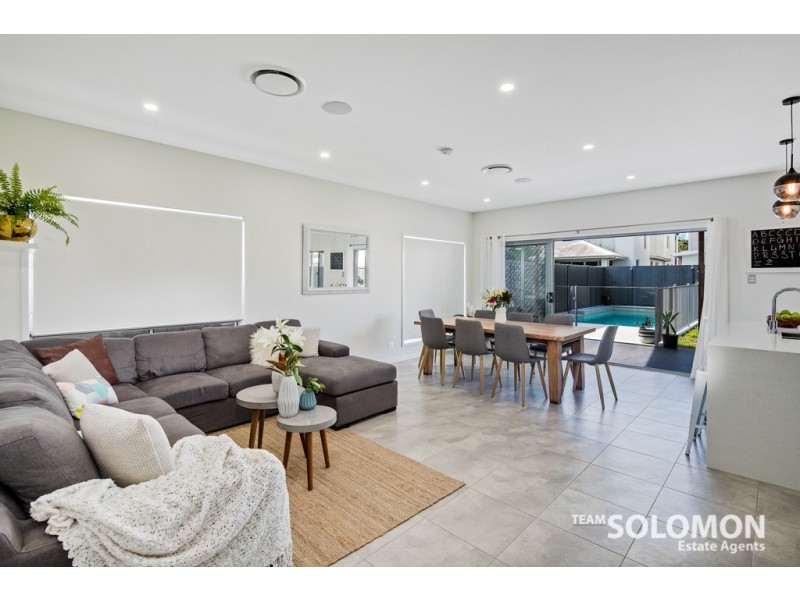 12 Water Street, Cleveland QLD 4163