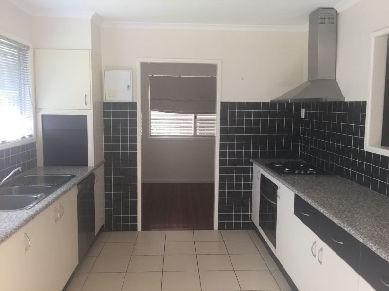 9 Court Street, Ormiston QLD 4160