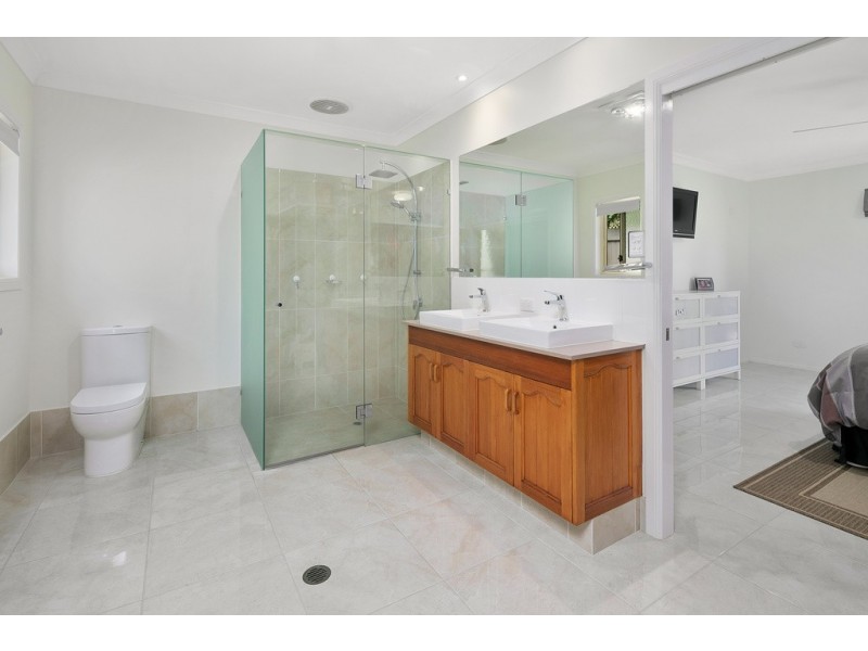 18 Queensbury Court, Wellington Point QLD 4160