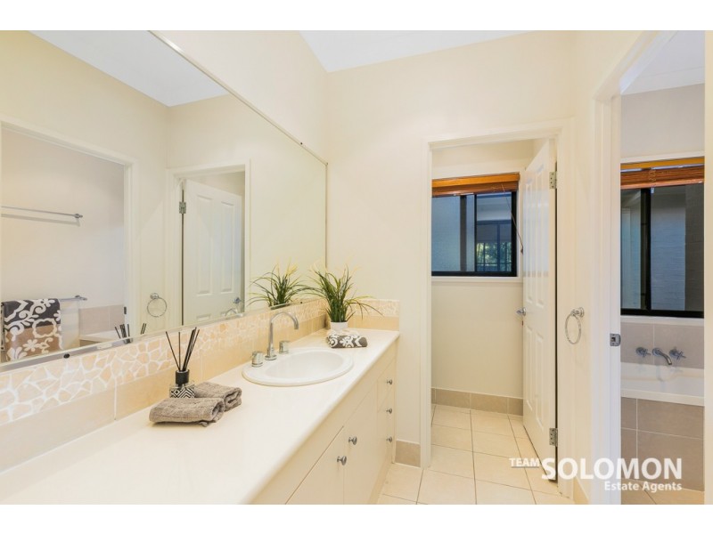 5 Breezeway Close, Wellington Point QLD 4160