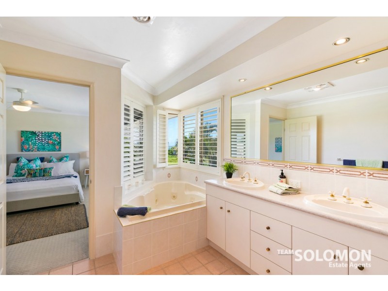 2 Waverley Court, Ormiston QLD 4160