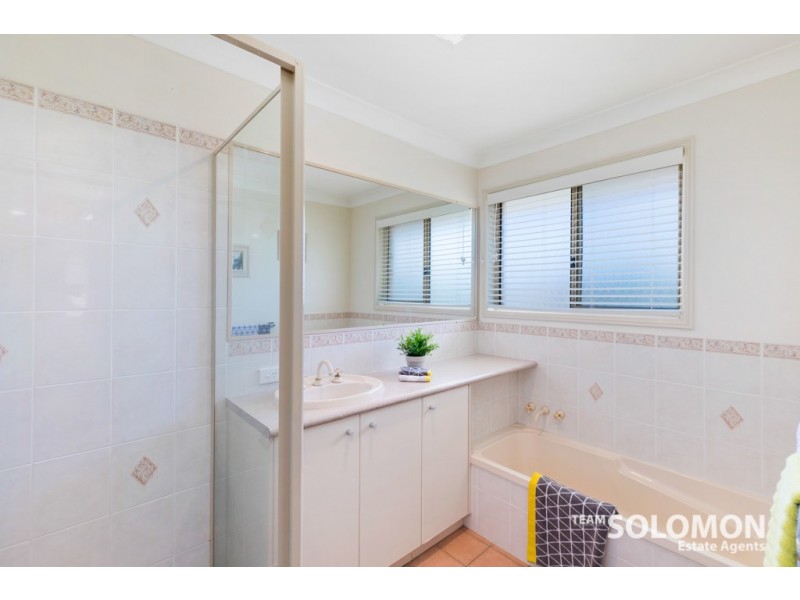 2 Waverley Court, Ormiston QLD 4160