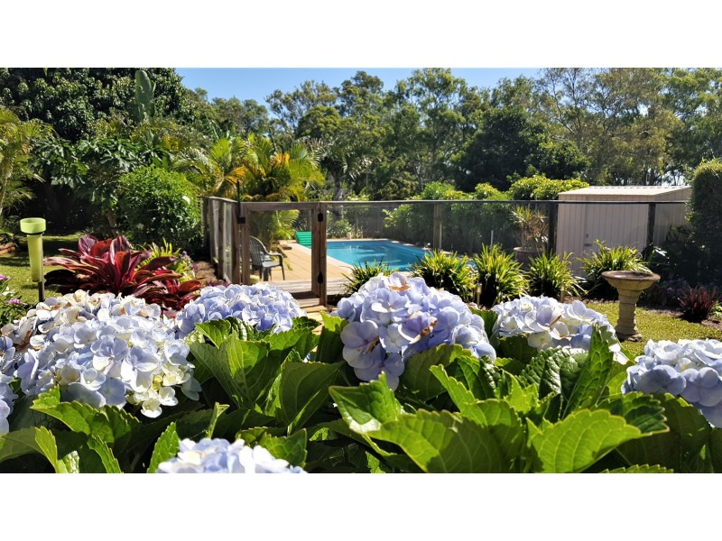 16 Eastbourne Terrace, Macleay Island QLD 4184