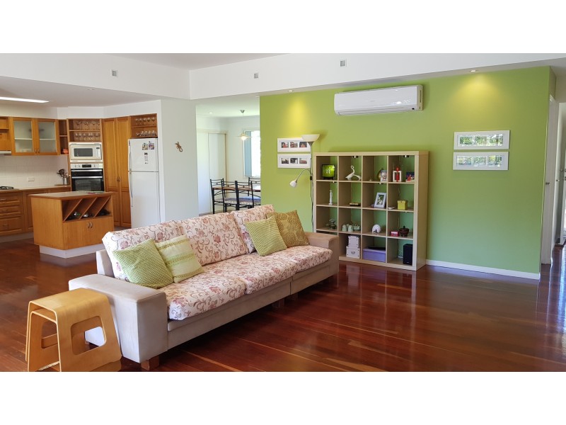 16 Eastbourne Terrace, Macleay Island QLD 4184