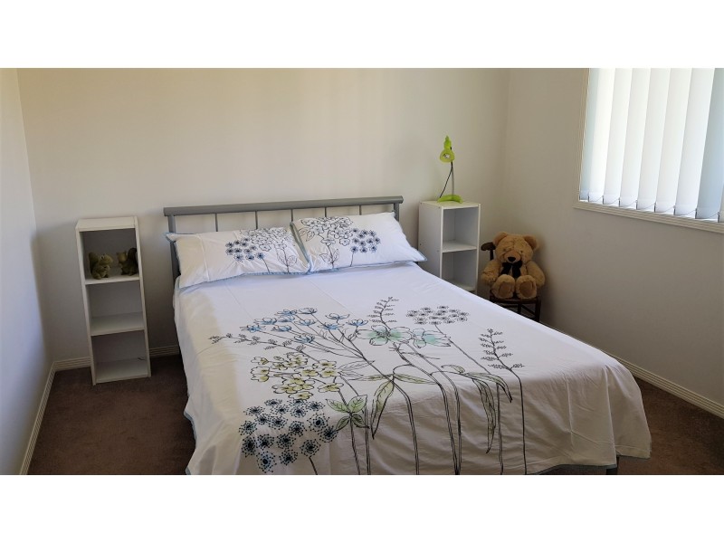 16 Eastbourne Terrace, Macleay Island QLD 4184