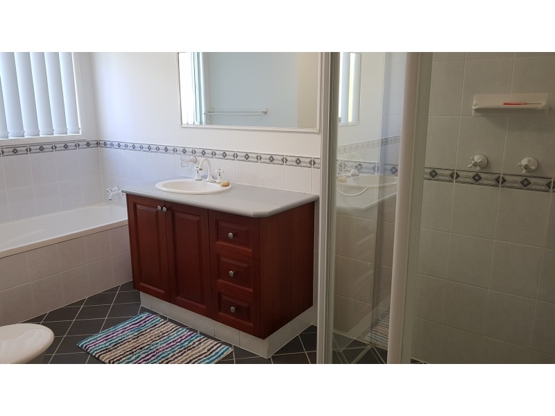 16 Eastbourne Terrace, Macleay Island QLD 4184