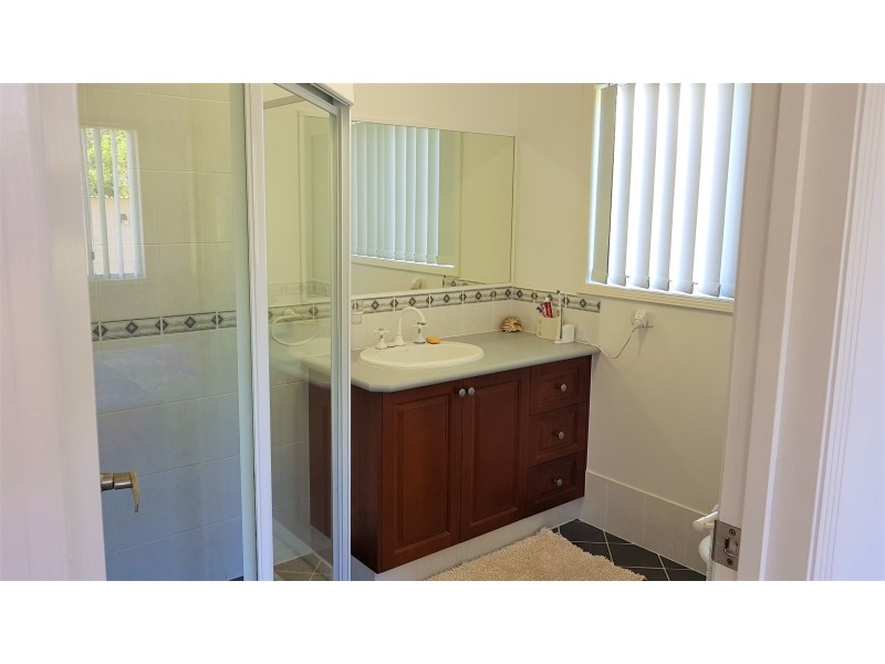 16 Eastbourne Terrace, Macleay Island QLD 4184