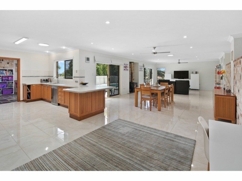 18 Queensbury Court, Wellington Point QLD 4160