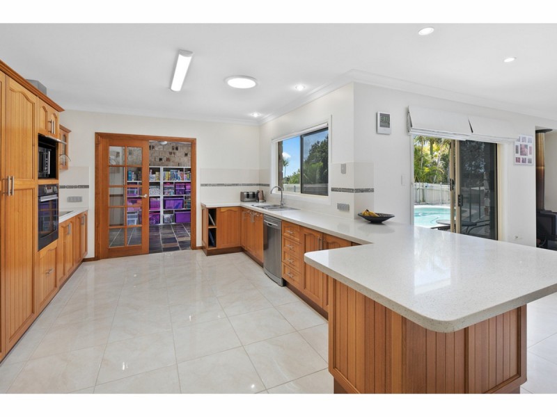 18 Queensbury Court, Wellington Point QLD 4160