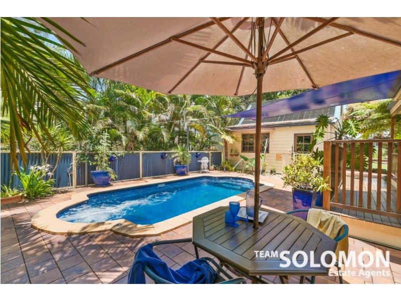 8 Flinders Street, Coochiemudlo Island QLD 4184