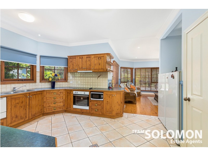 8 Flinders Street, Coochiemudlo Island QLD 4184