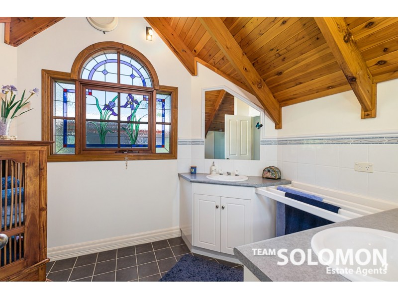 8 Flinders Street, Coochiemudlo Island QLD 4184