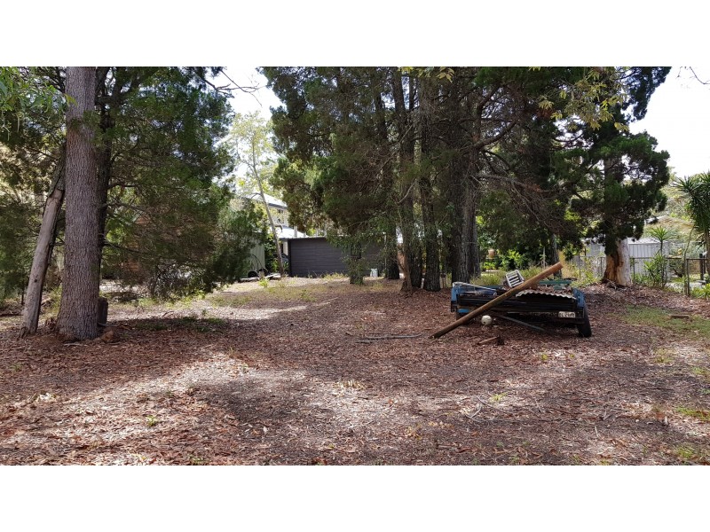 26 Shirley Street, Coochiemudlo Island QLD 4184