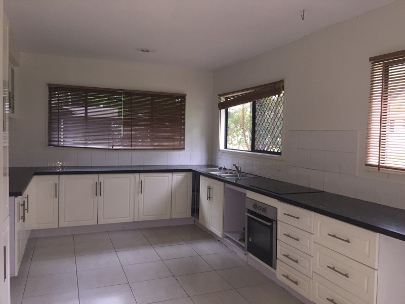 3 Phillips Street, Coochiemudlo Island QLD 4184