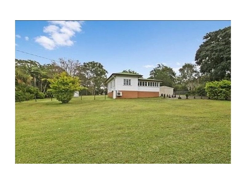 47 Gordon Road, Redland Bay QLD 4165
