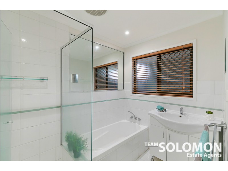 15 Sandpiper Street, Wellington Point QLD 4160