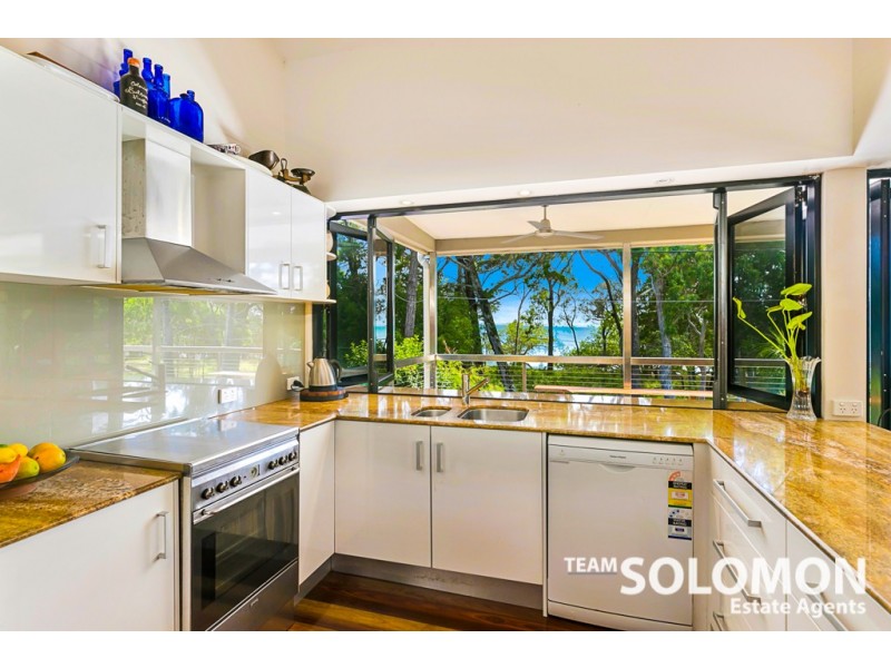 204 Victoria Parade North, Coochiemudlo Island QLD 4184