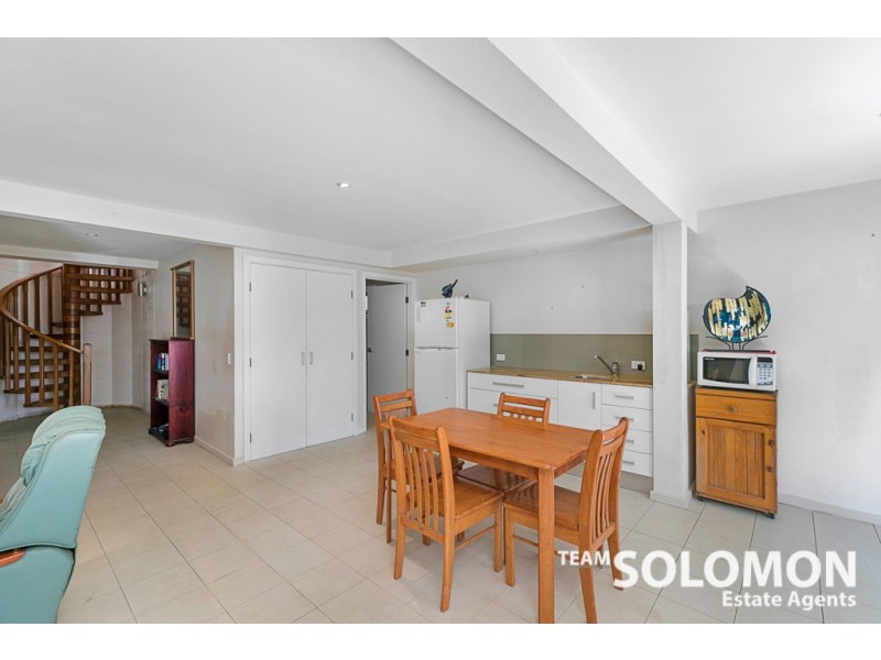204 Victoria Parade North, Coochiemudlo Island QLD 4184