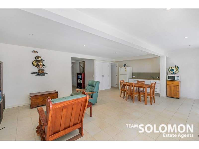 204 Victoria Parade North, Coochiemudlo Island QLD 4184