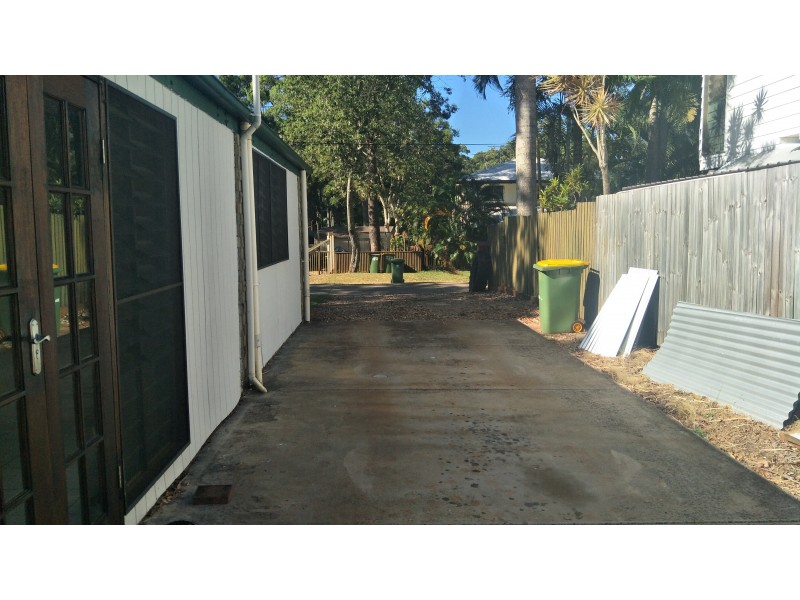 3 Mareela Street, Coochiemudlo Island QLD 4184