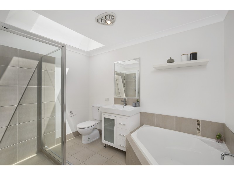 1 Salford Street, Victoria Point QLD 4165