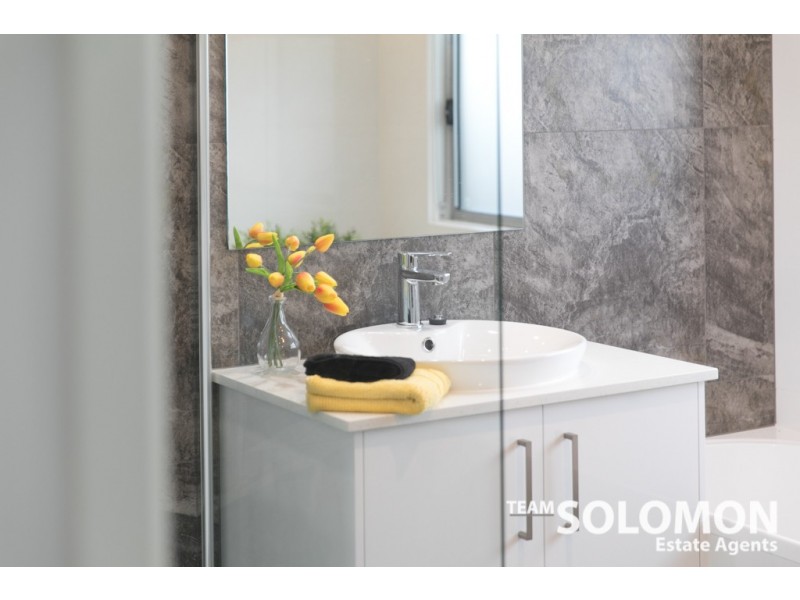 25 Sandpiper Street, Wellington Point QLD 4160