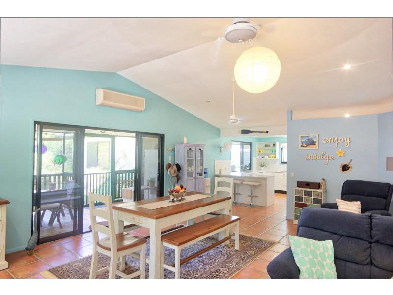 17 Aminya Street, Coochiemudlo Island QLD 4184