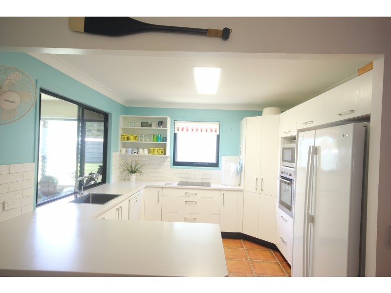 17 Aminya Street, Coochiemudlo Island QLD 4184