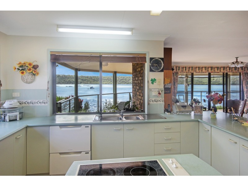 88-90 Canaipa Point Drive, Russell Island QLD 4184