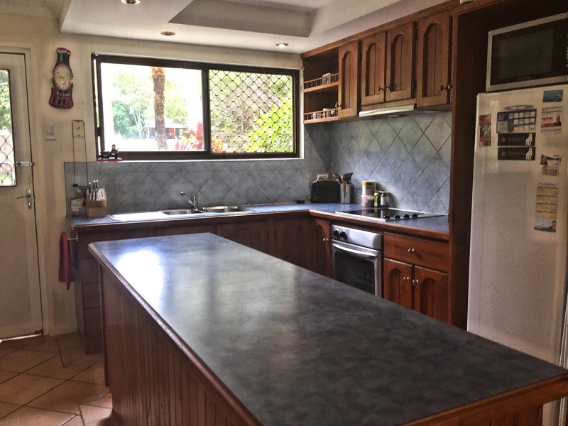 42 Cunningham Avenue, Russell Island QLD 4184
