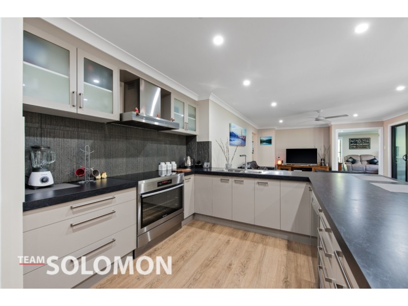 16 Kingfisher Street, Coochiemudlo Island QLD 4184