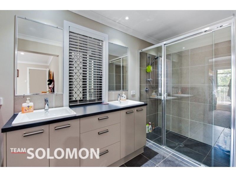 16 Kingfisher Street, Coochiemudlo Island QLD 4184