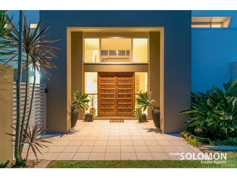 8 Devonstone Street, Cleveland QLD 4163