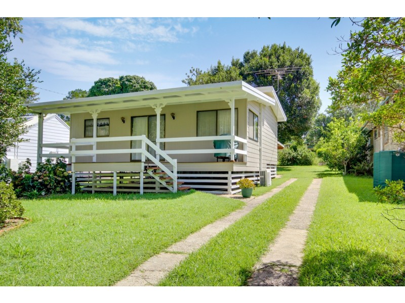 72 Elizabeth Street, Coochiemudlo Island QLD 4184