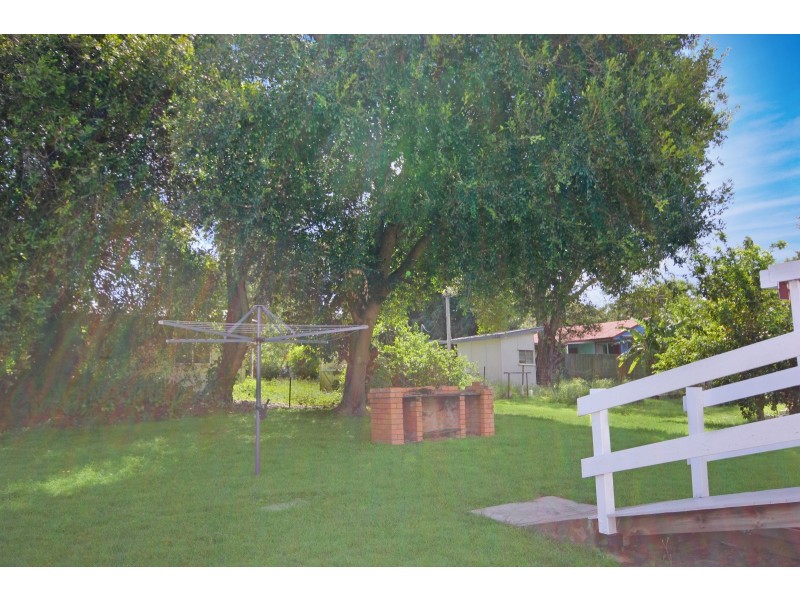 72 Elizabeth Street, Coochiemudlo Island QLD 4184