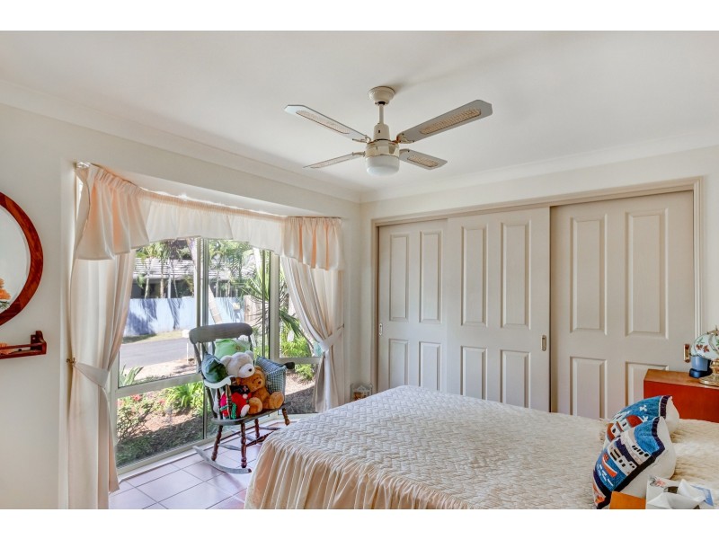 6 Shirley Street, Coochiemudlo Island QLD 4184
