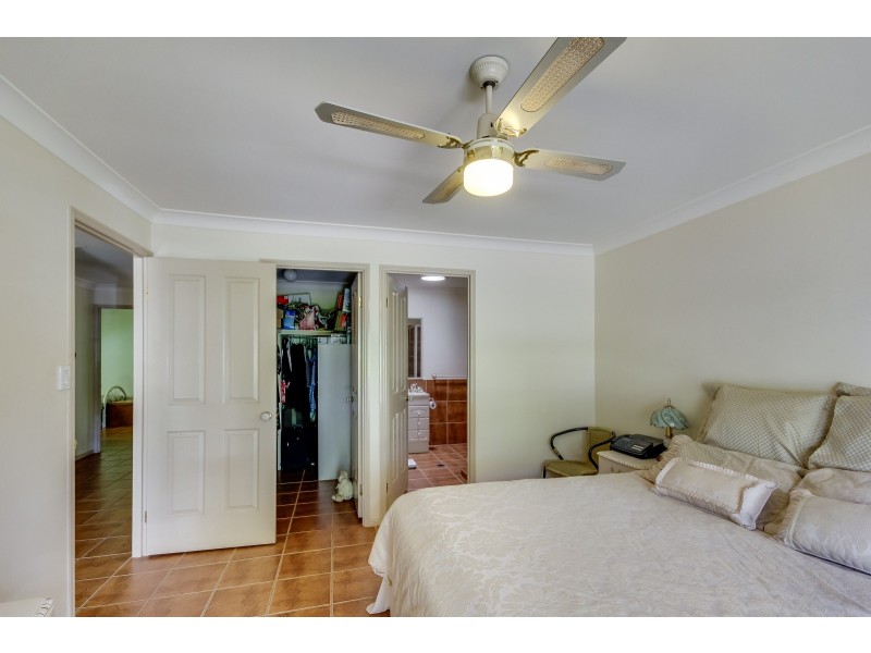 6 Shirley Street, Coochiemudlo Island QLD 4184