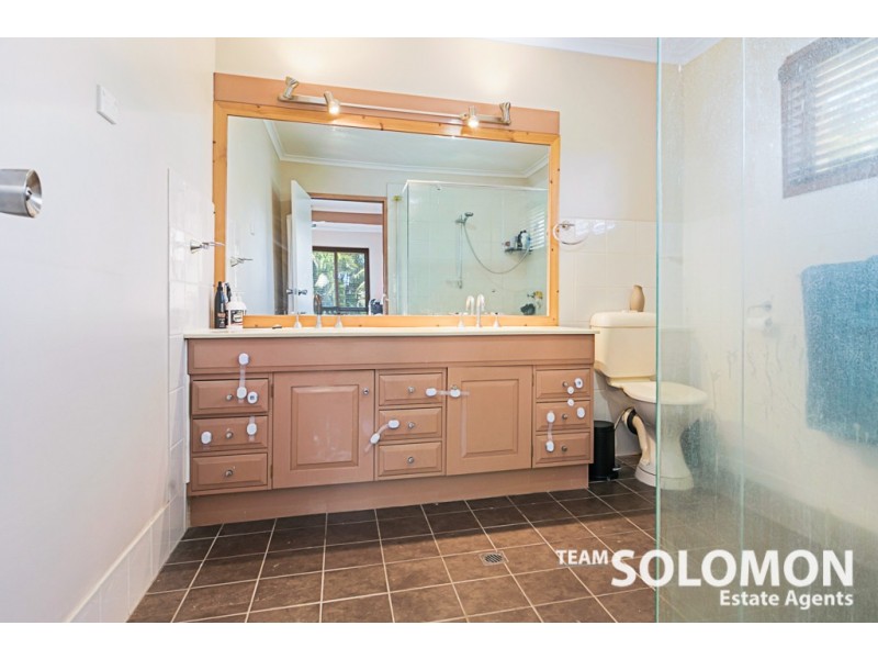 186 Cane Street, Redland Bay QLD 4165