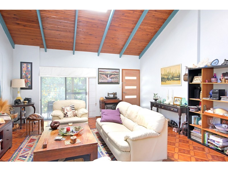 21 Ross Street, Coochiemudlo Island QLD 4184