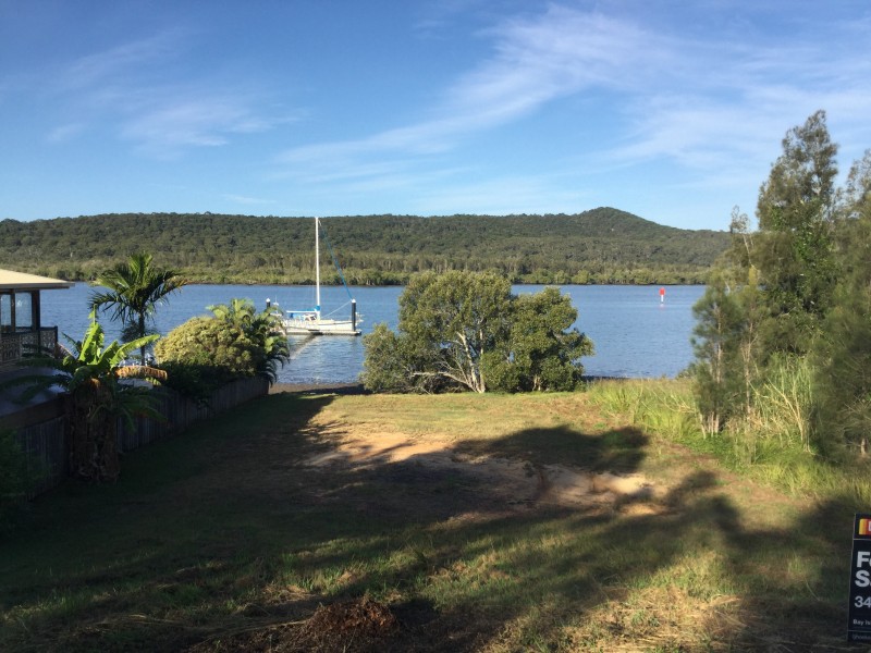 77 Wahine Drive, Russell Island QLD 4184