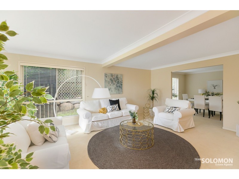 5 Arncliffe Close, Carindale QLD 4152