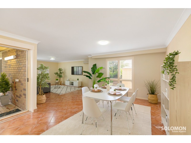 5 Arncliffe Close, Carindale QLD 4152